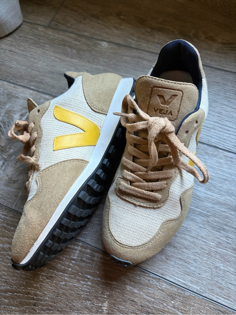 Veja sneakers with butter yellow V size 38, 7